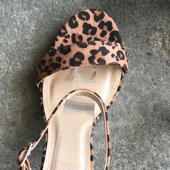 Delicious Leopard Ankle Strap Heel Sandal Size 7.5 - Picture 7 of 7